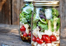 5 Healthy salad-spiration mason jars