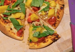 Slow Cooker Low Sugar Pulled Pork Pizzas With Mango