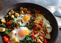 Clean and green breakfast hash